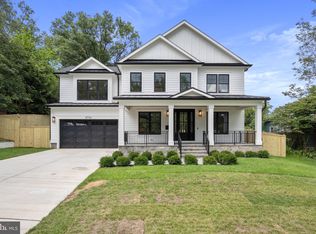 8704 Susanna Ln, Chevy Chase, MD 20815