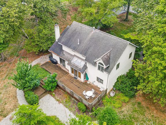 3rd image of 115 Oak Canyon Dr