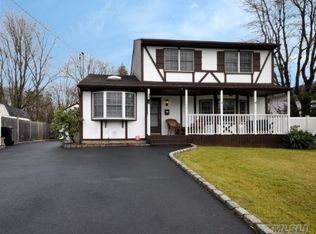 1399 Saint Louis Ave, Bay Shore, NY 11706