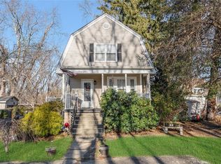 27 Bellefont St, Cranston, RI 02905