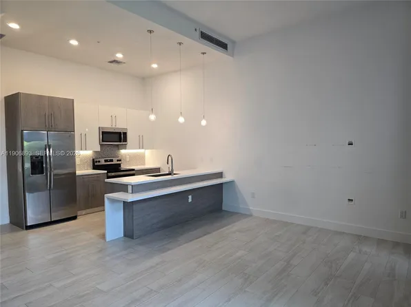 4500 NW 8th Pl, Plantation, FL 33317