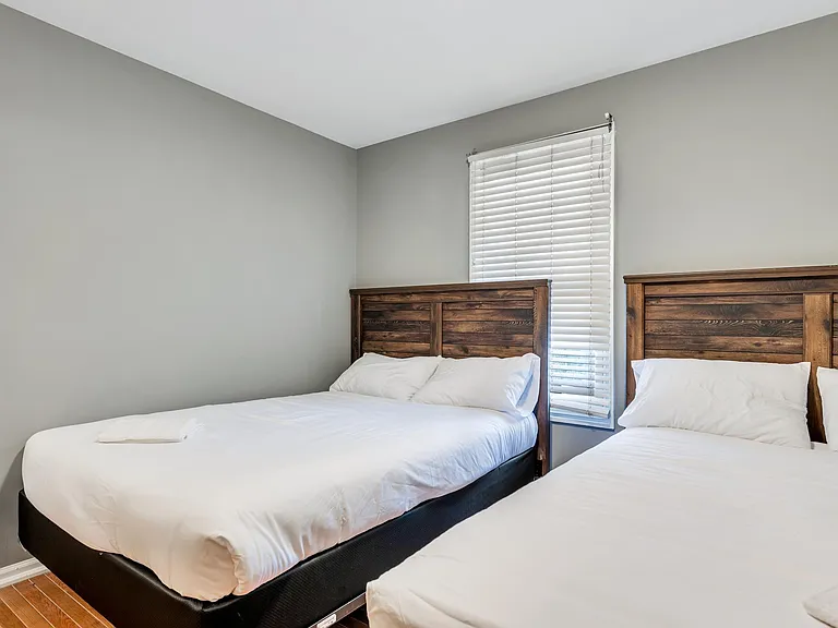715 Barton St #715 — Photo 6