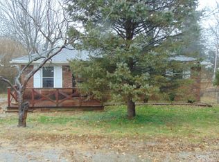 63 Roberts St, Pleasureville, KY 40057