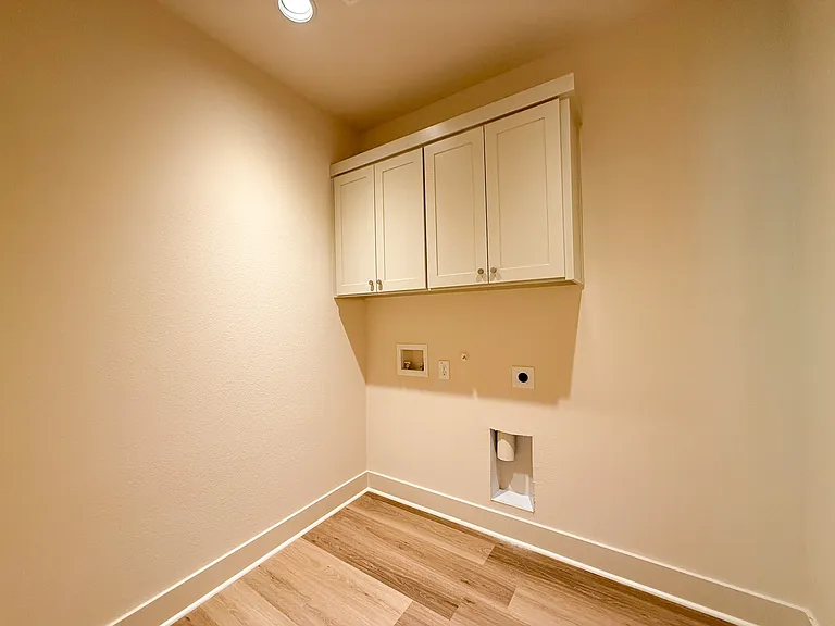 104 Kirkland St — Photo 8