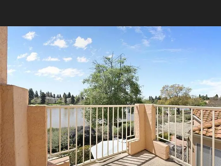 740 Edgewater Dr — Photo 25