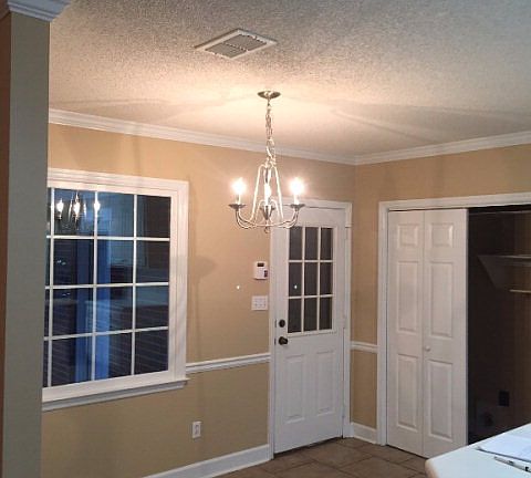 4th image of 143 Ambleside Dr