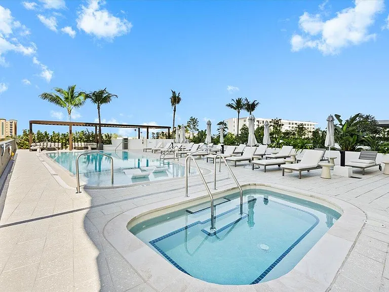 900 N Ocean Blvd #305 — Photo 42