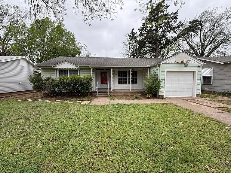 3408 Barrett Pl — Photo 1