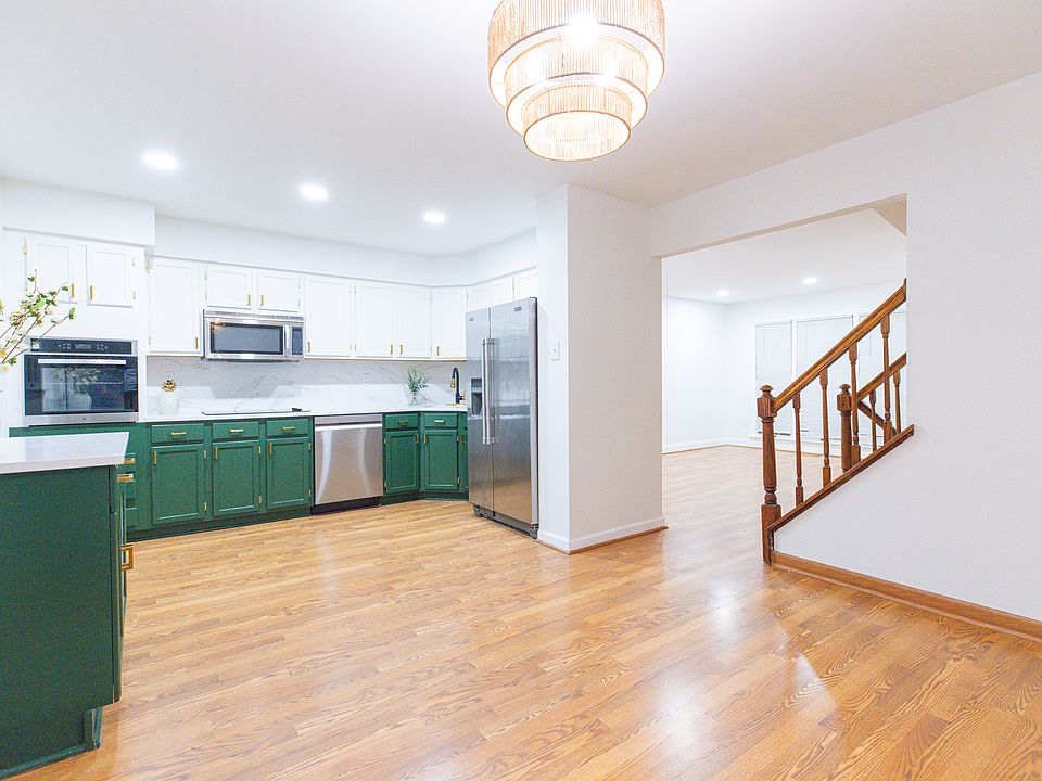 1st image of 307 Talbot Ct
