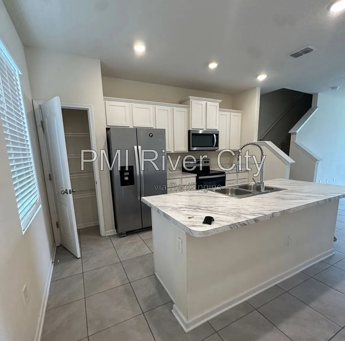 2 bed, 2.0 bath, 2000 sqft, $1,550 — Photo 2