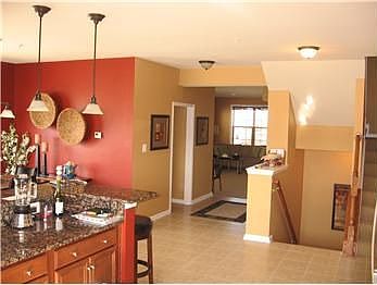 5th image of 43661 McDowell Sq
