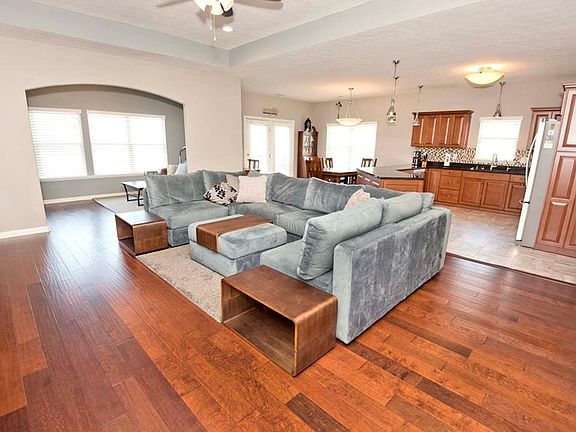 4th image of 3840 Barrington Ln