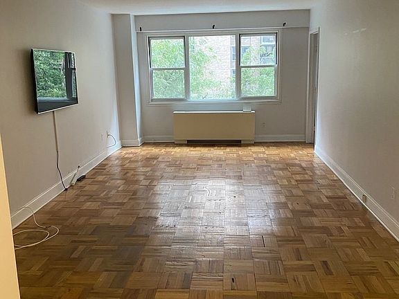 3rd image of 445 E 86th St APT 4B