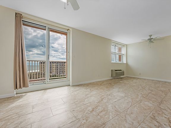 2nd image of 2 Richmond Rd APT 6M