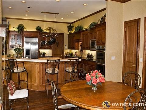 Kitchen and Breakfast Area