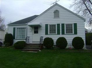 1551 Longwood Dr, Mayfield Heights, OH 44124