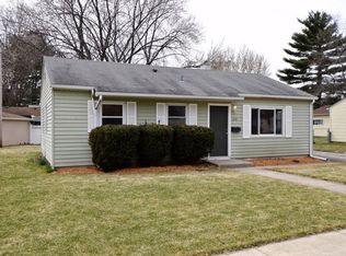 210 Westgate Dr, Aurora, IL 60506