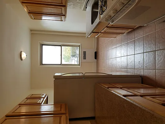 Rented by Max & Associates Realty Corp | media 29