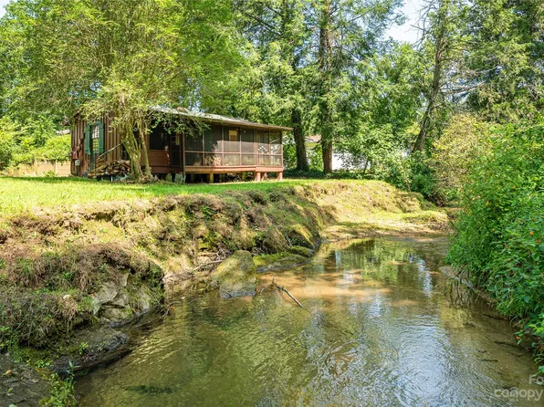 613 Price Rd, Hendersonville, NC 28739