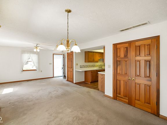 3rd image of 11765 Civic Cir