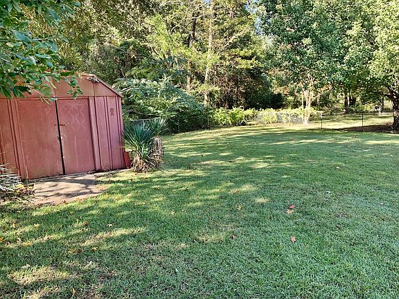 4th image of 8470 Parkdale Dr