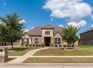 203 Debbie Way, Red Oak, TX 75154