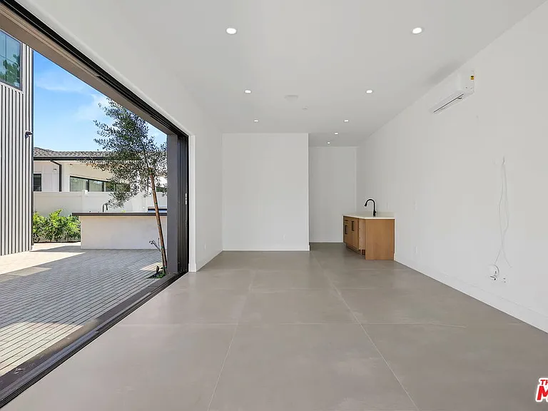 5917 Rhodes Ave — Photo 40