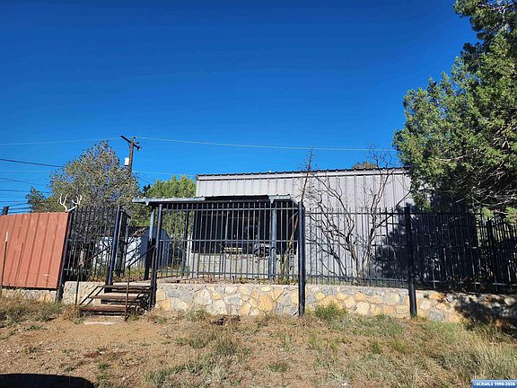 2nd image of 4521 Mountain View Ln
