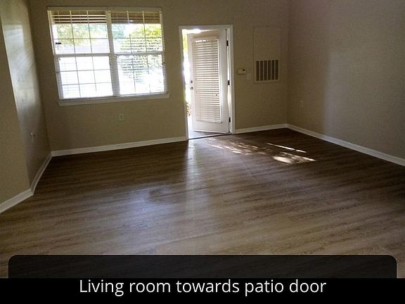 3rd image of 1530 Villa Capri Cir APT 101