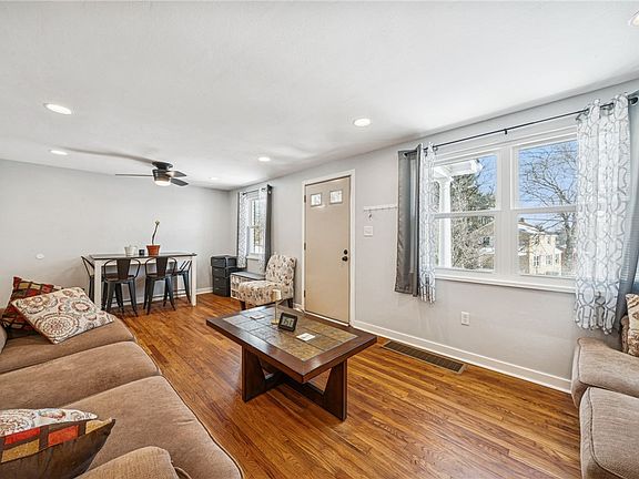 3rd image of 15 Glenview Ave