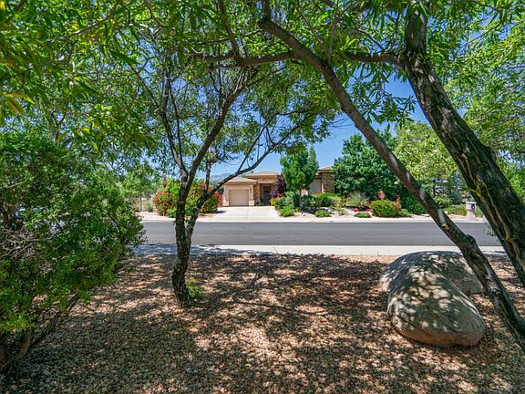 4th image of 2084 N Canyon Greens Cir