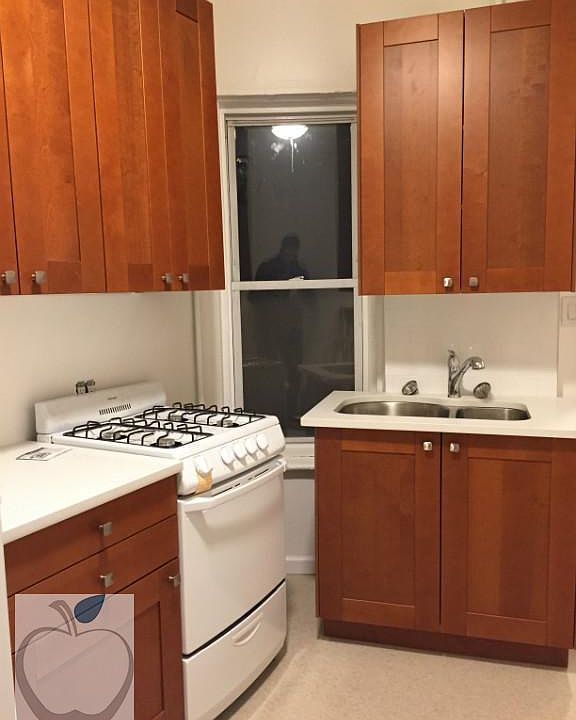 1st image of 540 W 47th St APT 6