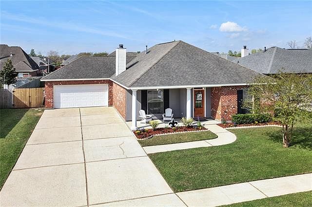 1st image of 110 Gloria Ct