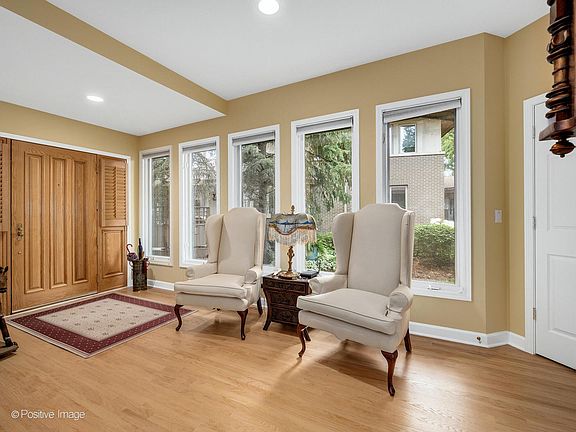3rd image of 1407 Hawthorne Ln #19C