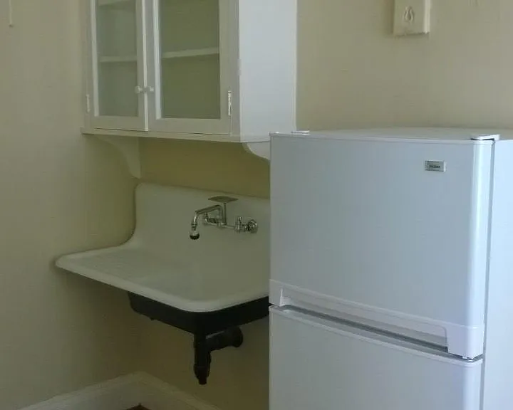 1712 Hampton Blvd #16 — Photo 6