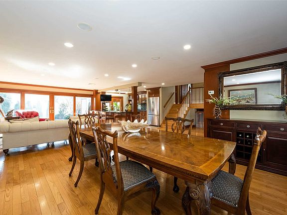3rd image of 1511 Bay Blvd