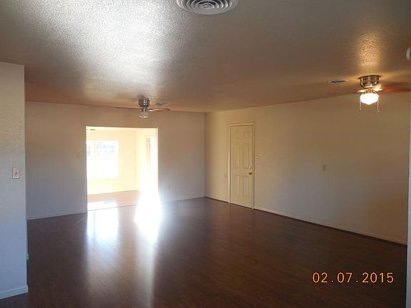 5th image of 609 W Avenue A
