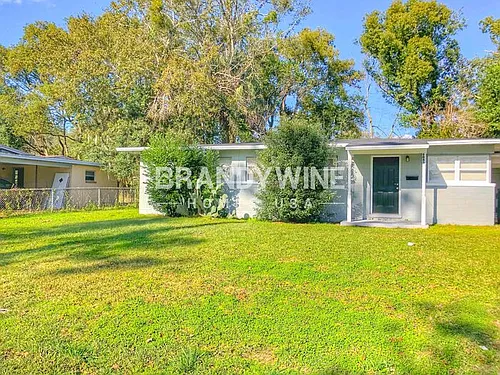 6043 Park St Photo 1