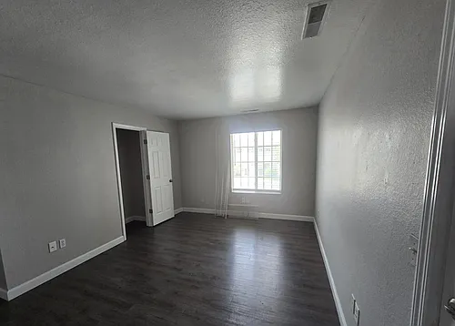 Floor plan Two Bedroom Partial Renovated Apartment