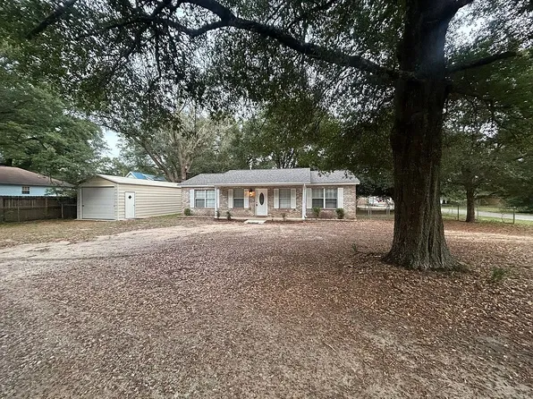 5024 Glover Ln, Milton, FL 32570
