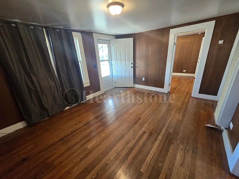 316 N Walnut St — Photo 4