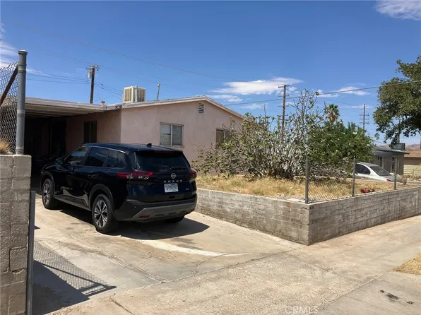 820 S Lillian Dr, Barstow, CA 92311