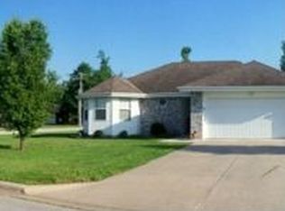 214 E Wilson St, Republic, MO 65738