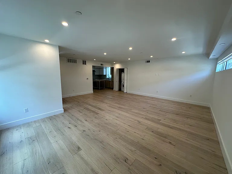 8210 Fountain Ave #A-3 — Photo 2