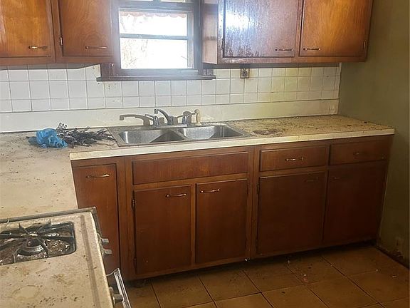 4th image of 6016 Dupree Ave