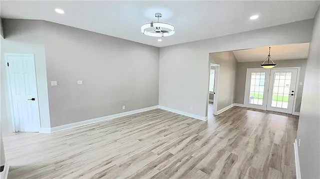 1401 Drake Ln — Photo 5