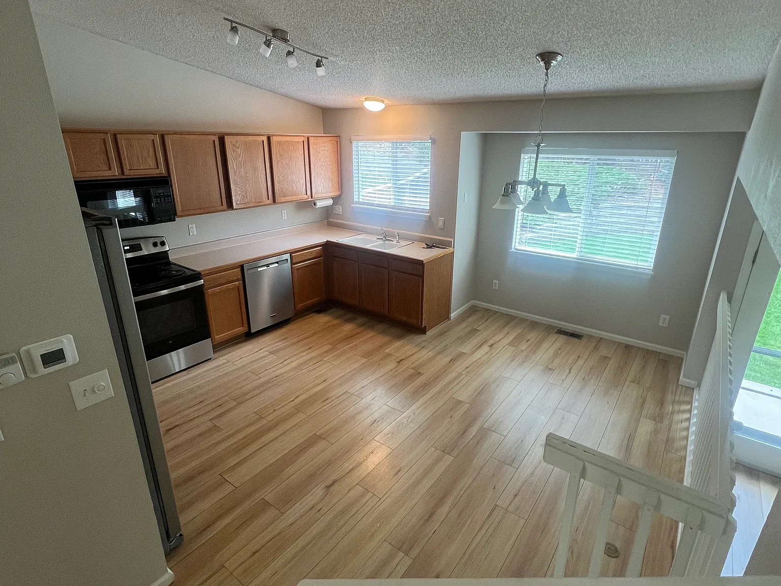 9880 Castle Ridge Circle — Photo 4