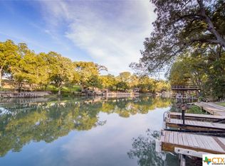 240 Riverview Rd, Mcqueeney, TX 78123