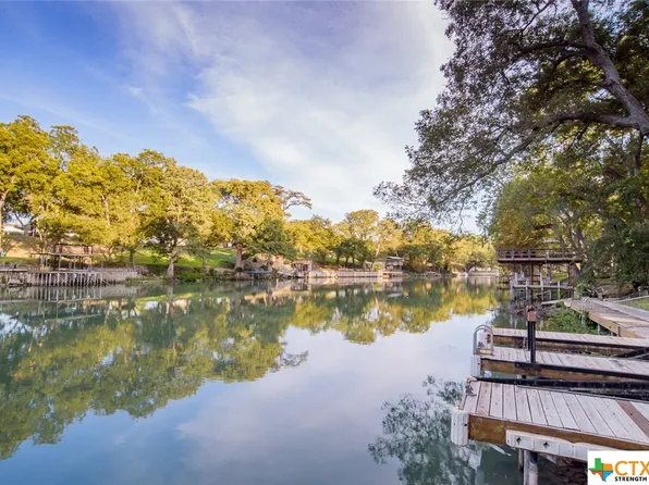 240 Riverview Rd, McQueeney, TX 78123