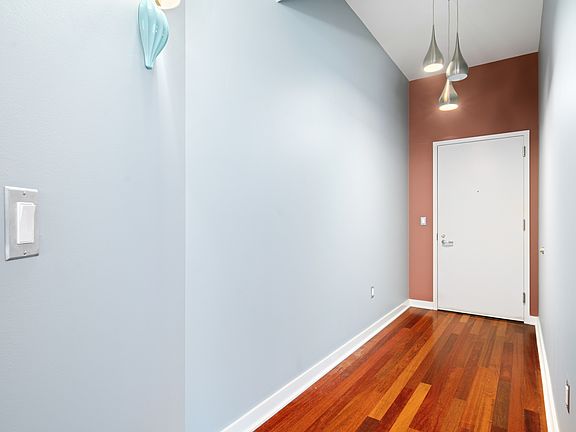 3rd image of 2101 Market St Unit 4106